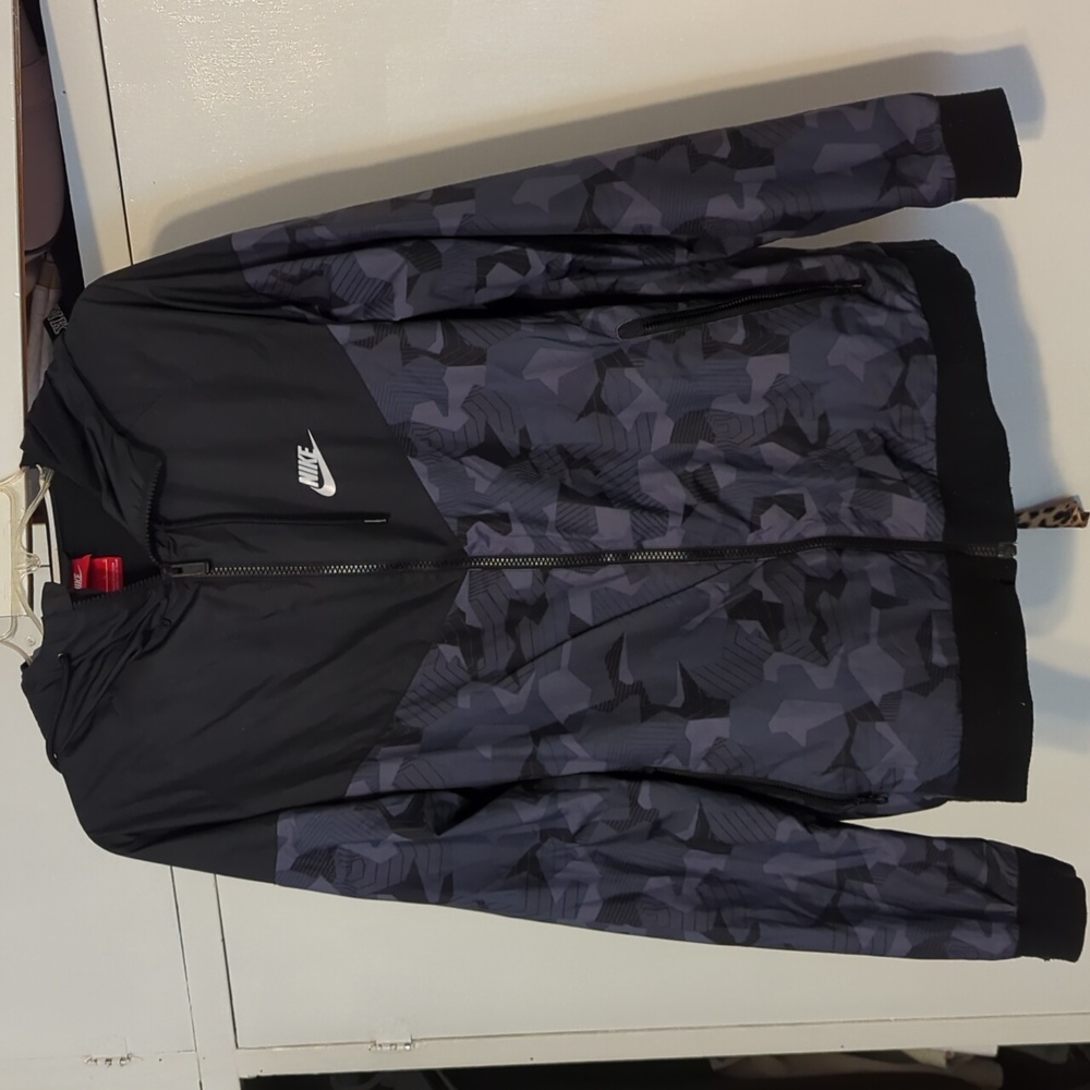 Men's Large Nike Windbreaker